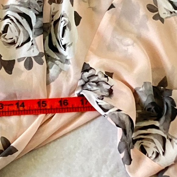 H&M Divided Women’s Baby Pink Grey Floral Chiffon Feel Kimono Top UK Size M - Picture 6 of 15